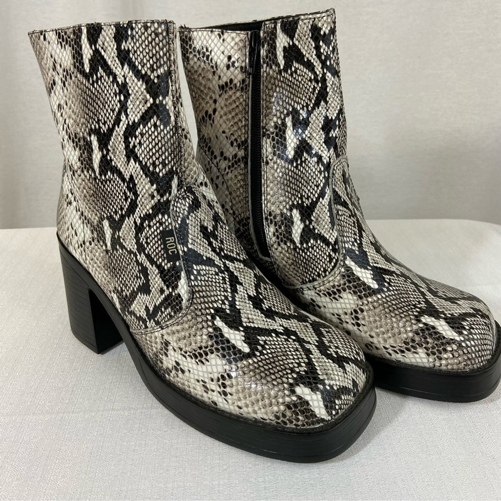 ROC Australia Invito Snakeskin Ankle Boots Chelsea  Mobwife Women's Size 40/9.5